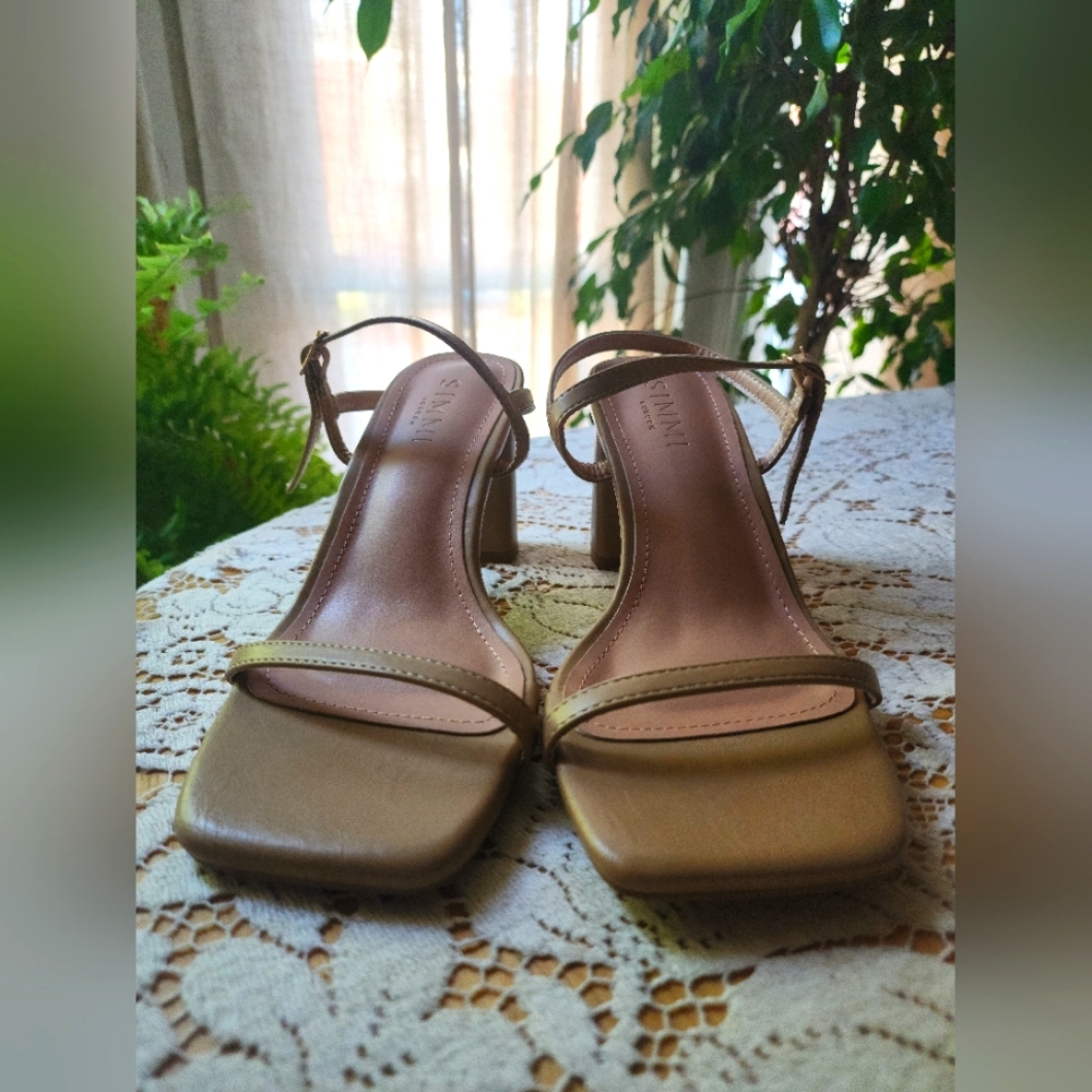 Heels - Picture 2 of 4